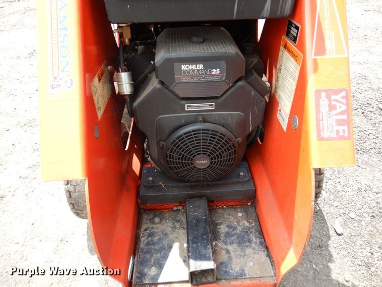 image for item AF9669 2002 Thomas 25G  compact utility loader