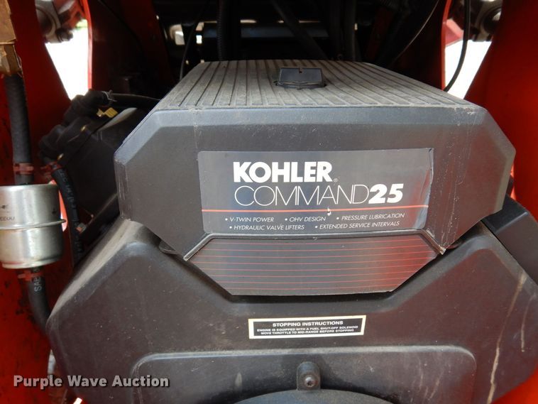 image for item AF9669 2002 Thomas 25G  compact utility loader