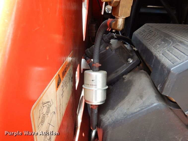 image for item AF9669 2002 Thomas 25G  compact utility loader