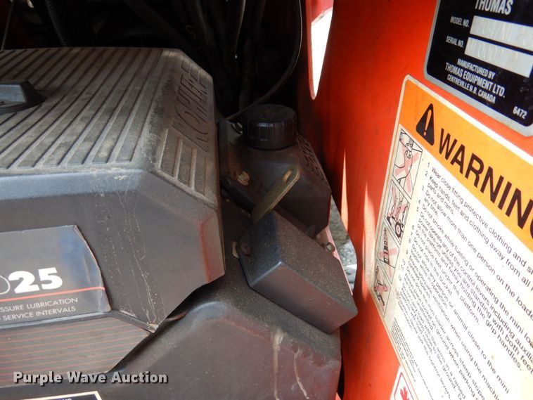 image for item AF9669 2002 Thomas 25G  compact utility loader