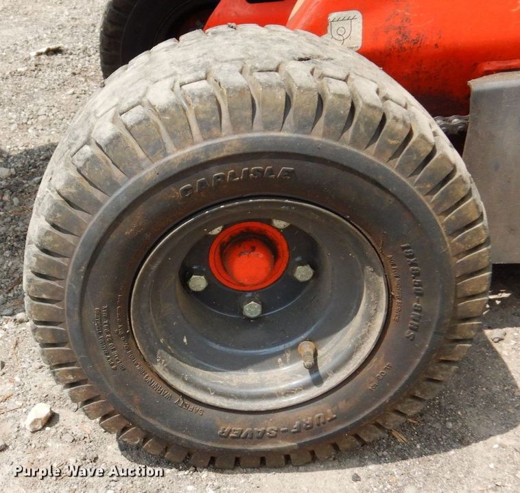 image for item AF9669 2002 Thomas 25G  compact utility loader