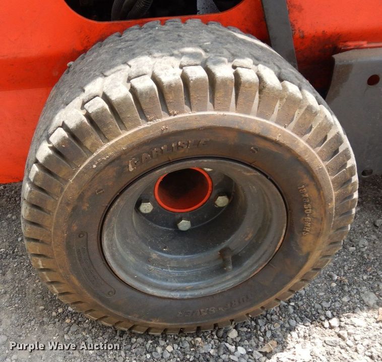 image for item AF9669 2002 Thomas 25G  compact utility loader