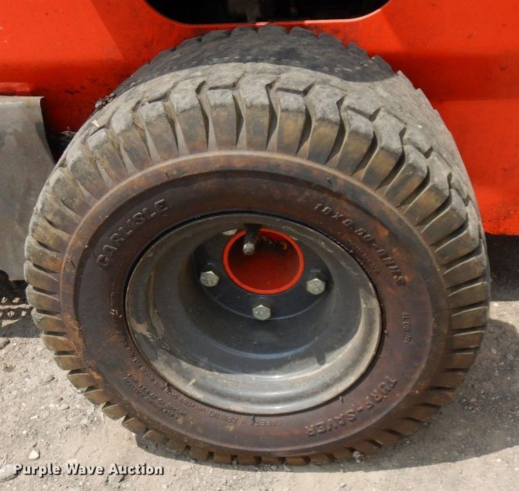 image for item AF9669 2002 Thomas 25G  compact utility loader