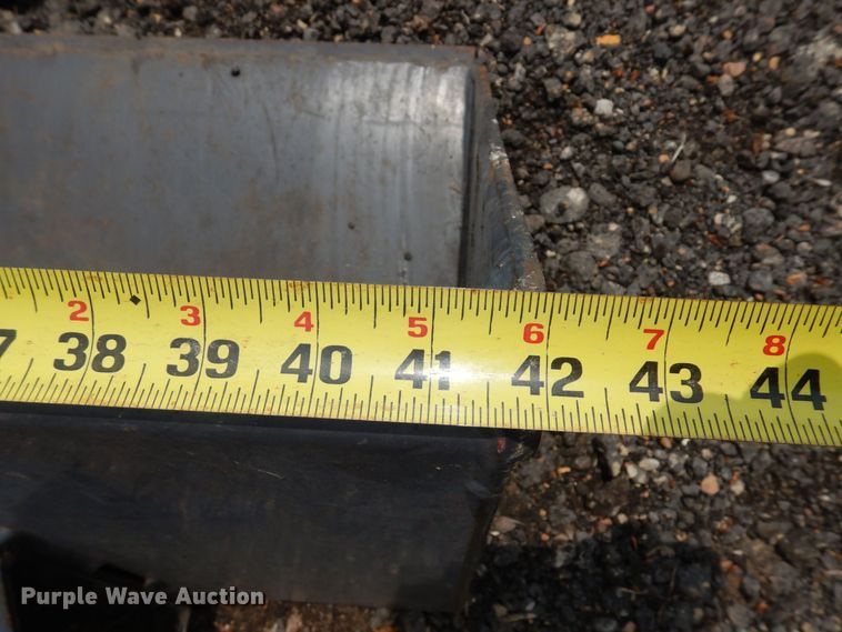 image for item AF9669 2002 Thomas 25G  compact utility loader