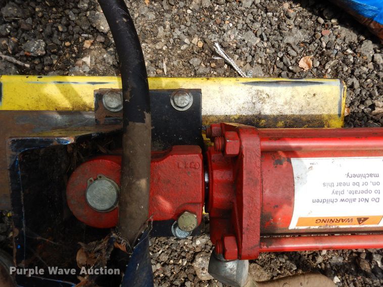 image for item AF9669 2002 Thomas 25G  compact utility loader