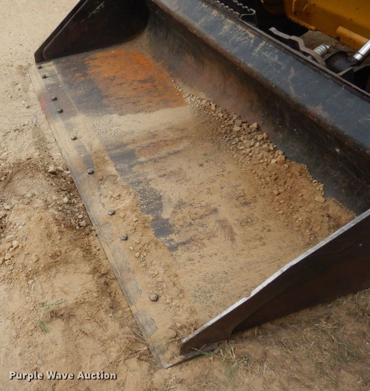 image for item AF9672 2001 Caterpillar 236  skid steer loader