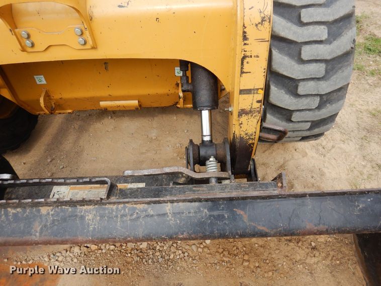 image for item AF9672 2001 Caterpillar 236  skid steer loader