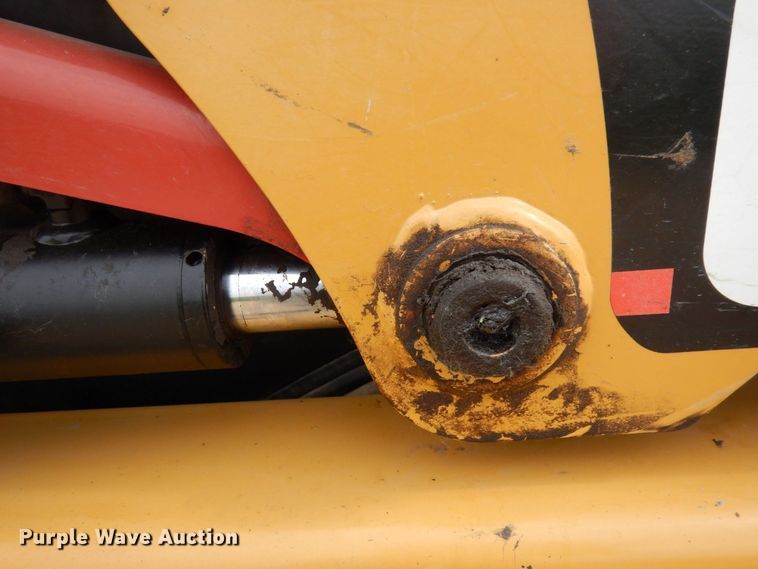 image for item AF9672 2001 Caterpillar 236  skid steer loader