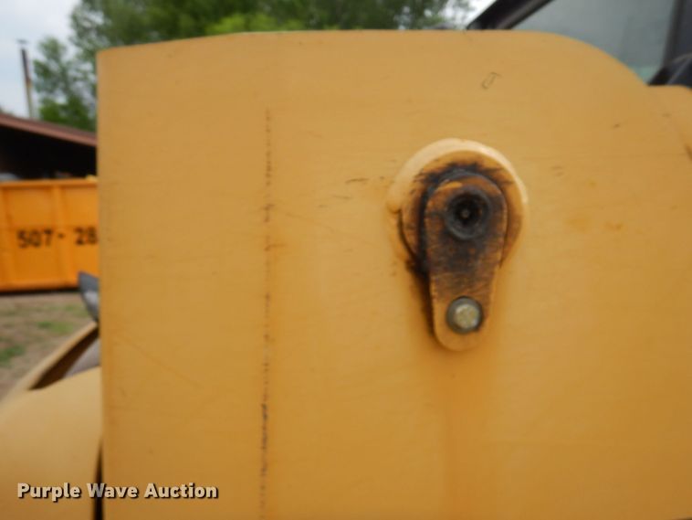 image for item AF9672 2001 Caterpillar 236  skid steer loader