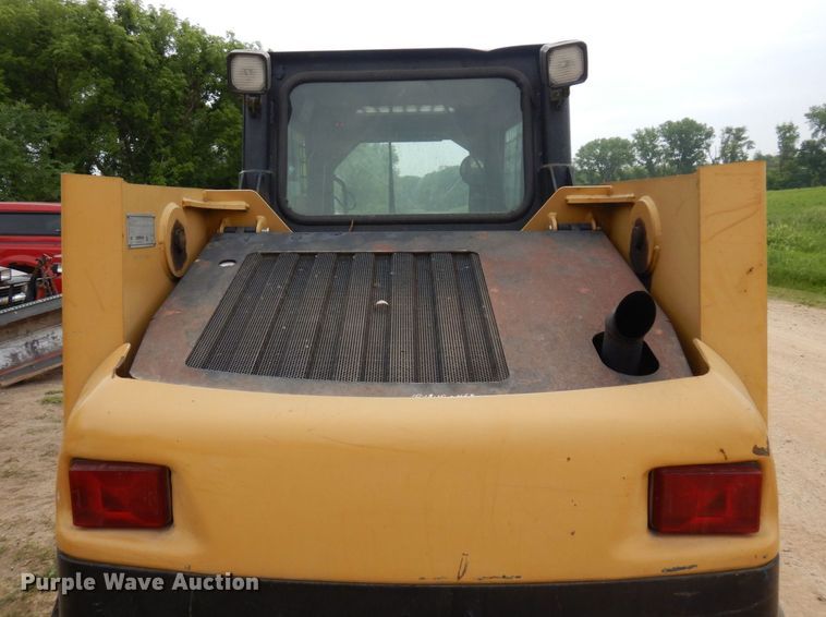 image for item AF9672 2001 Caterpillar 236  skid steer loader