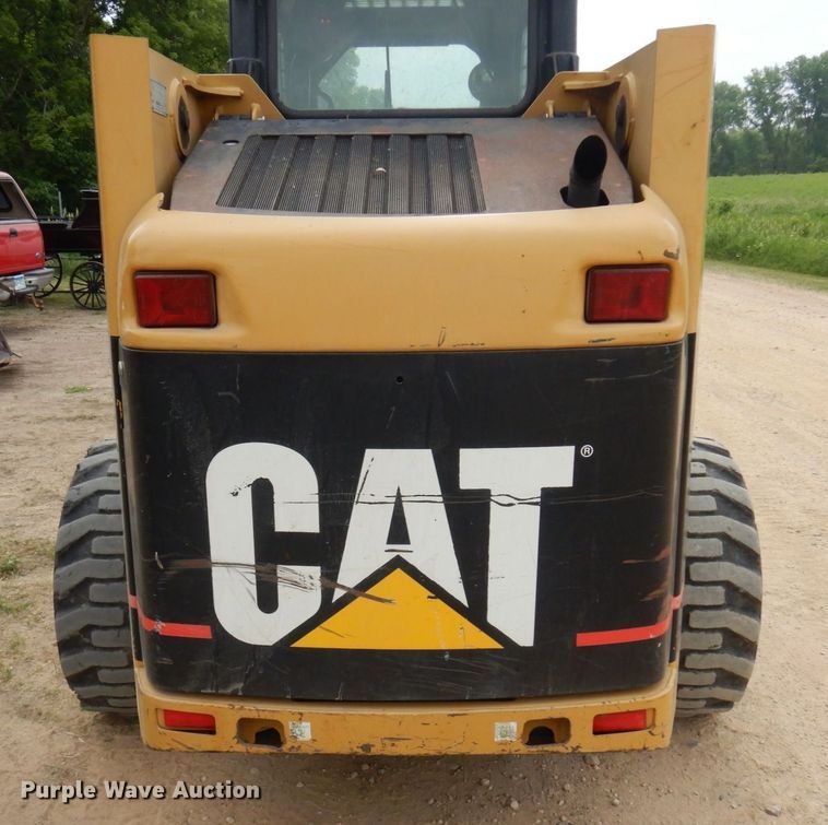 image for item AF9672 2001 Caterpillar 236  skid steer loader