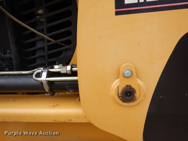 image for item AF9672 2001 Caterpillar 236  skid steer loader