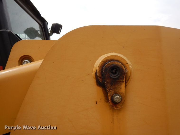 image for item AF9672 2001 Caterpillar 236  skid steer loader