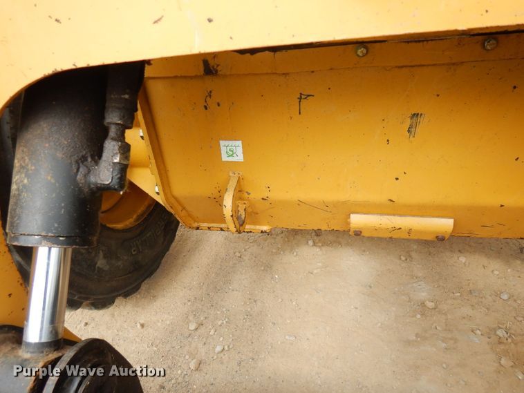 image for item AF9672 2001 Caterpillar 236  skid steer loader