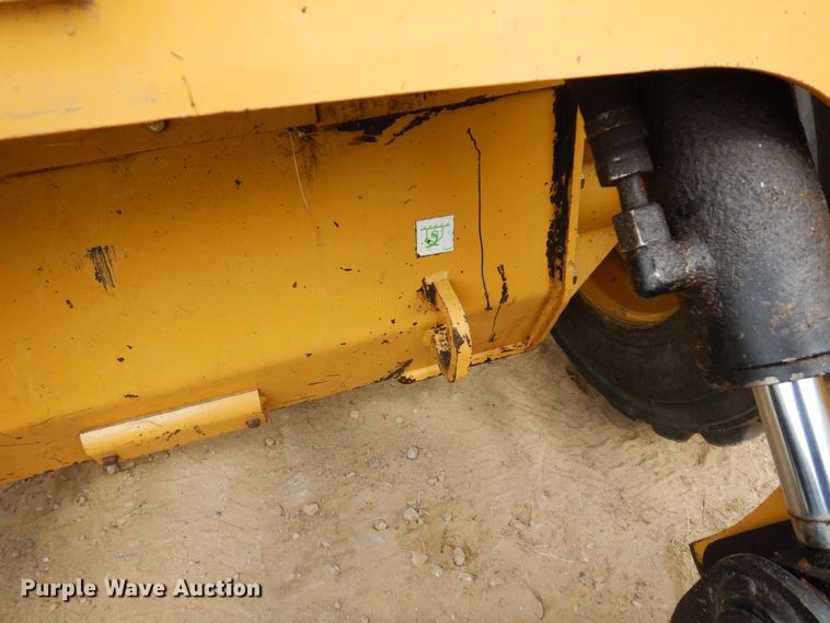 image for item AF9672 2001 Caterpillar 236  skid steer loader