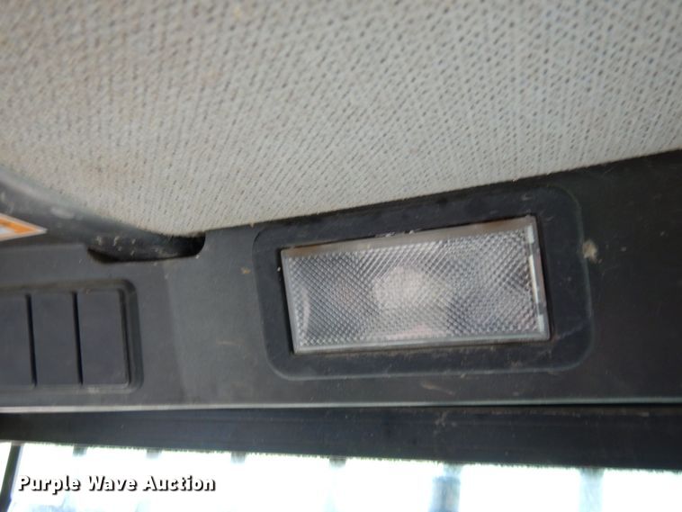 image for item AF9672 2001 Caterpillar 236  skid steer loader