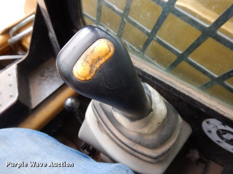 image for item AF9672 2001 Caterpillar 236  skid steer loader