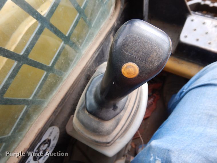 image for item AF9672 2001 Caterpillar 236  skid steer loader