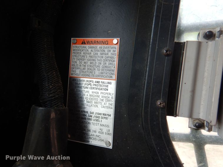 image for item AF9672 2001 Caterpillar 236  skid steer loader