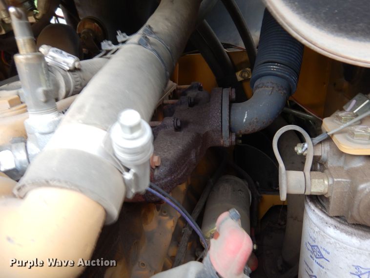 image for item AF9672 2001 Caterpillar 236  skid steer loader