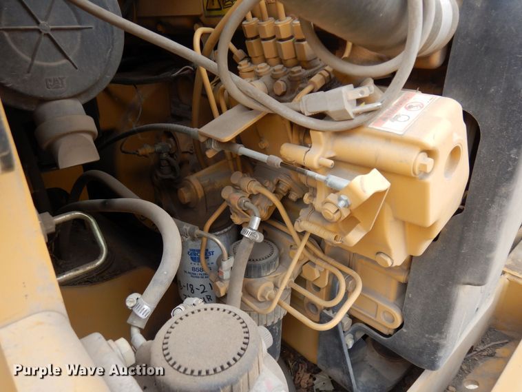 image for item AF9672 2001 Caterpillar 236  skid steer loader