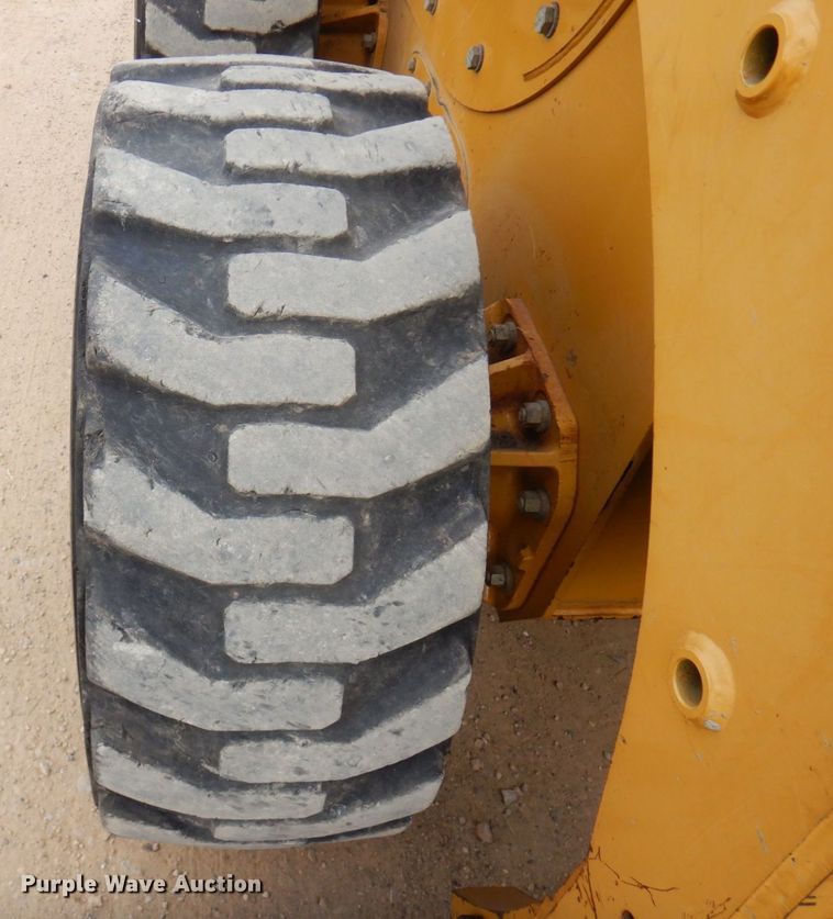 image for item AF9672 2001 Caterpillar 236  skid steer loader