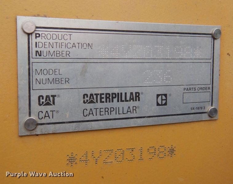 image for item AF9672 2001 Caterpillar 236  skid steer loader