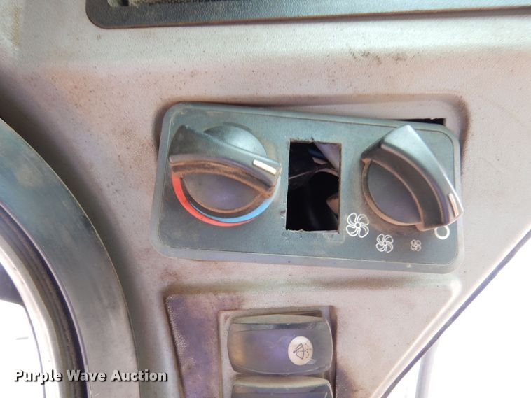 image for item AF9675 2016 Caterpillar 246D  skid steer loader