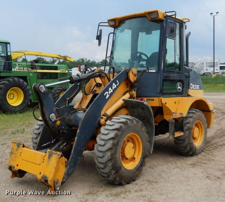 image for item AF9680 2006 John Deere 244J  wheel loader