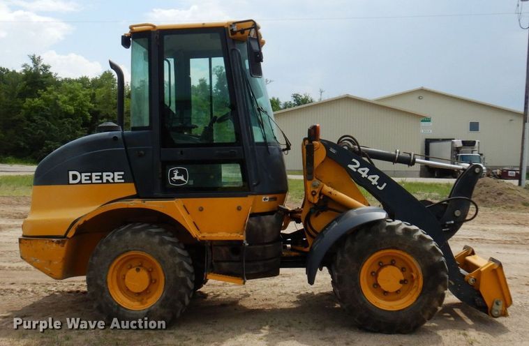 image for item AF9680 2006 John Deere 244J  wheel loader