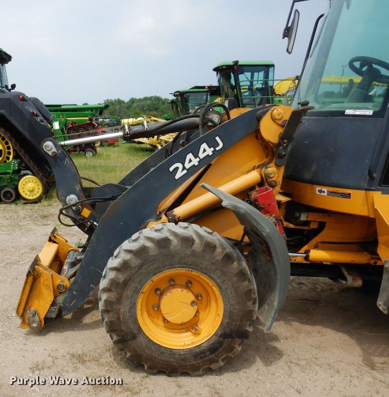 image for item AF9680 2006 John Deere 244J  wheel loader