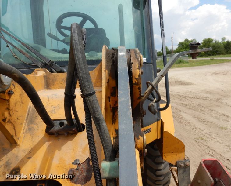 image for item AF9680 2006 John Deere 244J  wheel loader