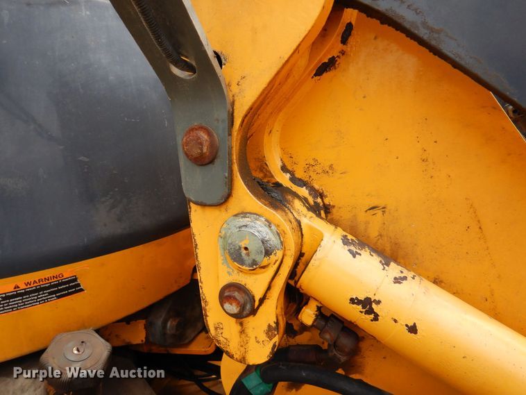 image for item AF9680 2006 John Deere 244J  wheel loader