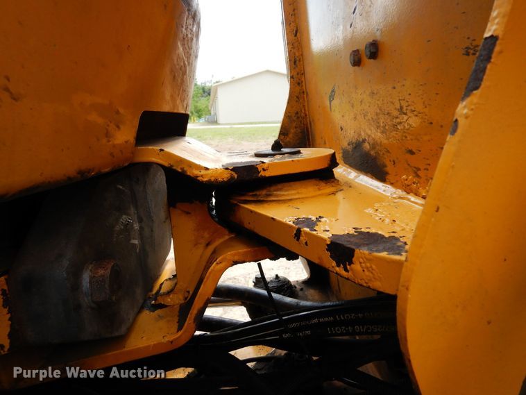 image for item AF9680 2006 John Deere 244J  wheel loader