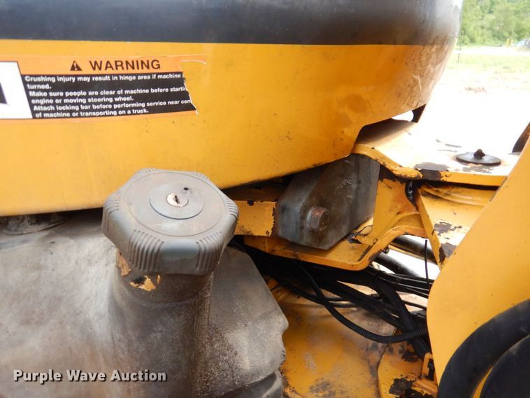 image for item AF9680 2006 John Deere 244J  wheel loader