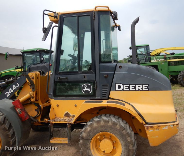 image for item AF9680 2006 John Deere 244J  wheel loader