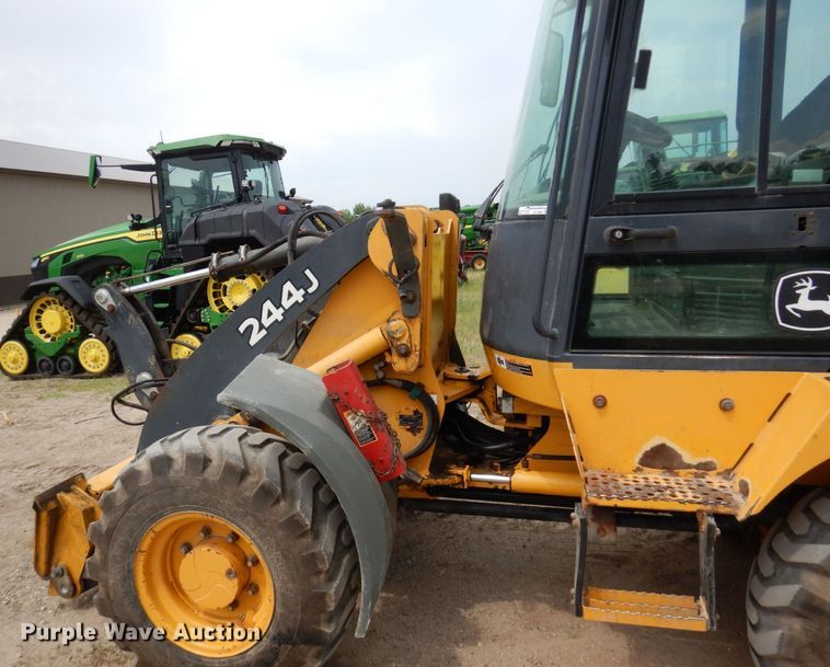 image for item AF9680 2006 John Deere 244J  wheel loader