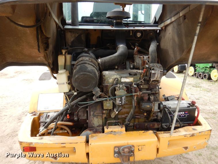 image for item AF9680 2006 John Deere 244J  wheel loader