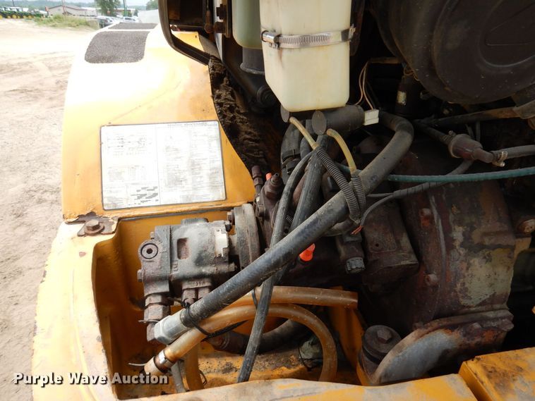 image for item AF9680 2006 John Deere 244J  wheel loader