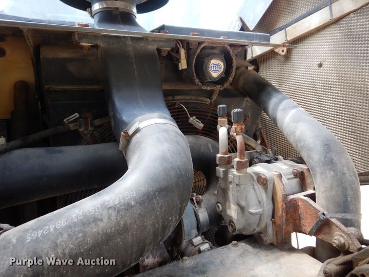 image for item AF9680 2006 John Deere 244J  wheel loader