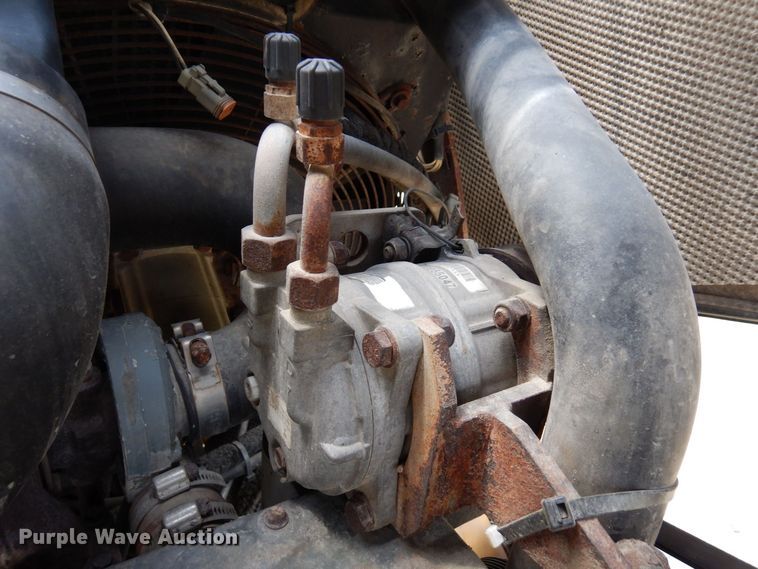 image for item AF9680 2006 John Deere 244J  wheel loader