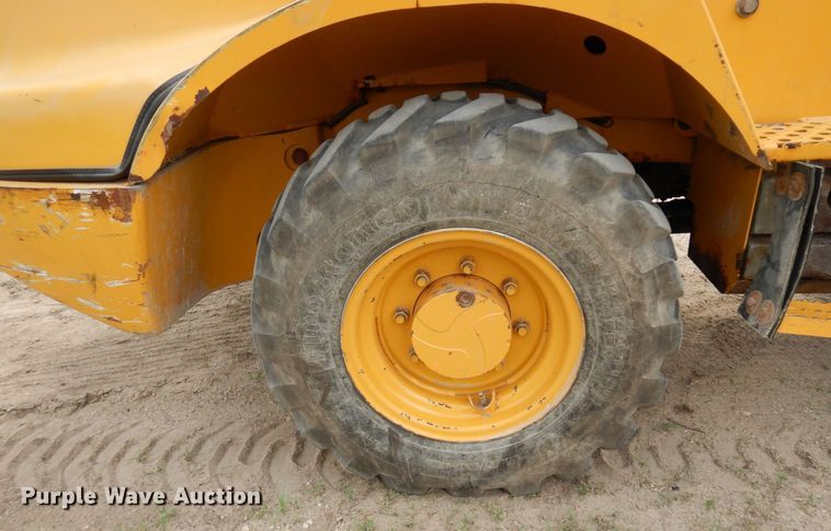 image for item AF9680 2006 John Deere 244J  wheel loader