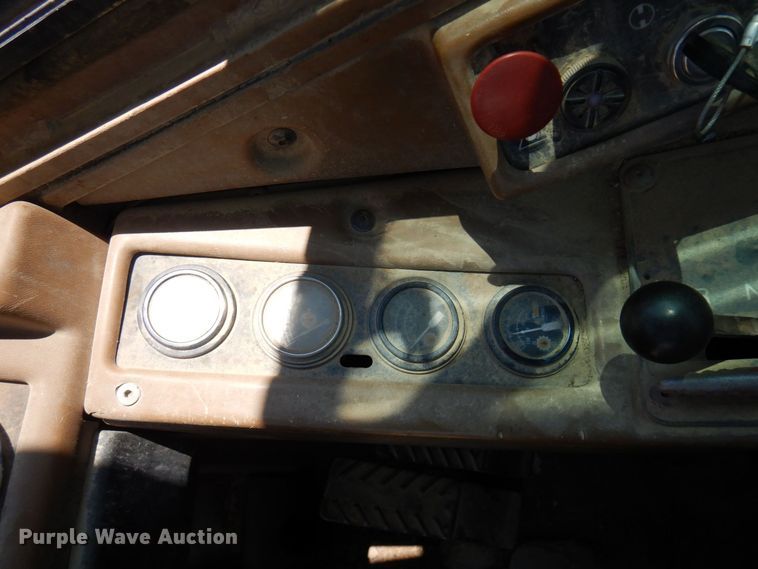 image for item AF9683 1987 Caterpillar 627E  conventional scraper