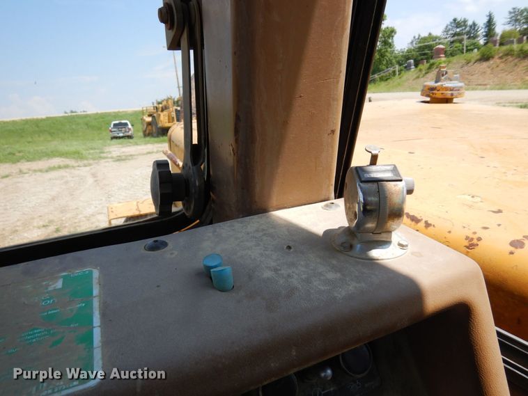 image for item AF9683 1987 Caterpillar 627E  conventional scraper