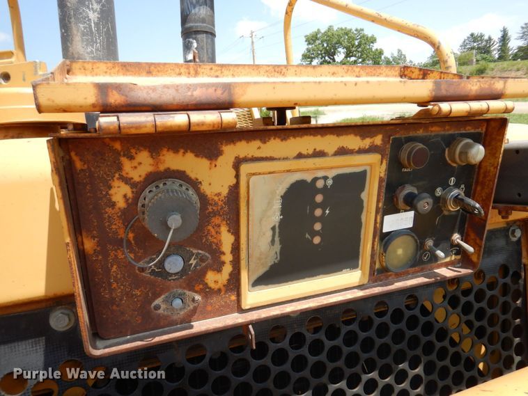 image for item AF9683 1987 Caterpillar 627E  conventional scraper