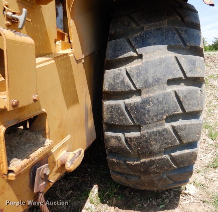 image for item AF9683 1987 Caterpillar 627E  conventional scraper