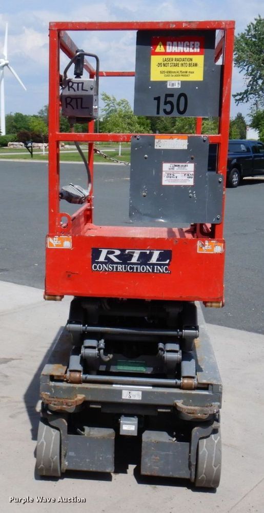 image for item AF9685 2005 Skyjack SJH3219  scissor lift