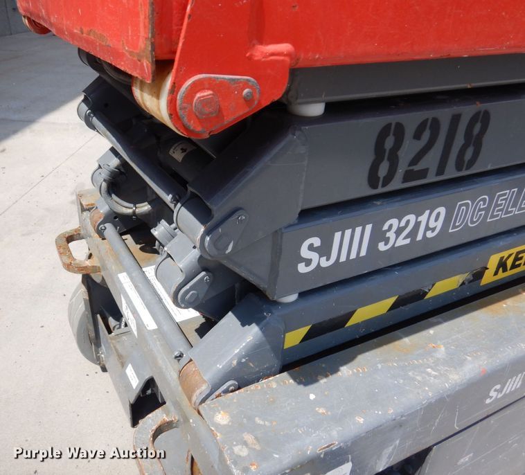 image for item AF9685 2005 Skyjack SJH3219  scissor lift