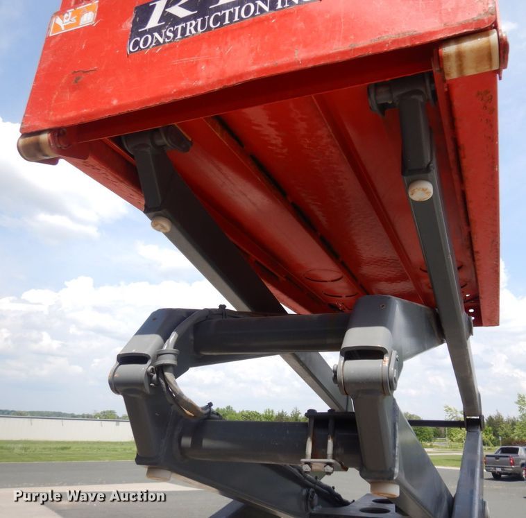 image for item AF9685 2005 Skyjack SJH3219  scissor lift