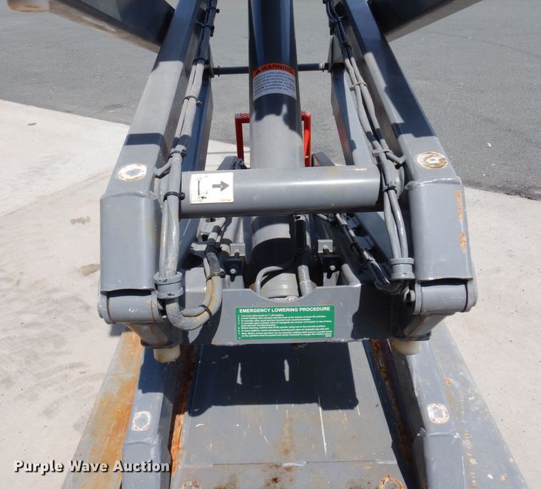 image for item AF9685 2005 Skyjack SJH3219  scissor lift